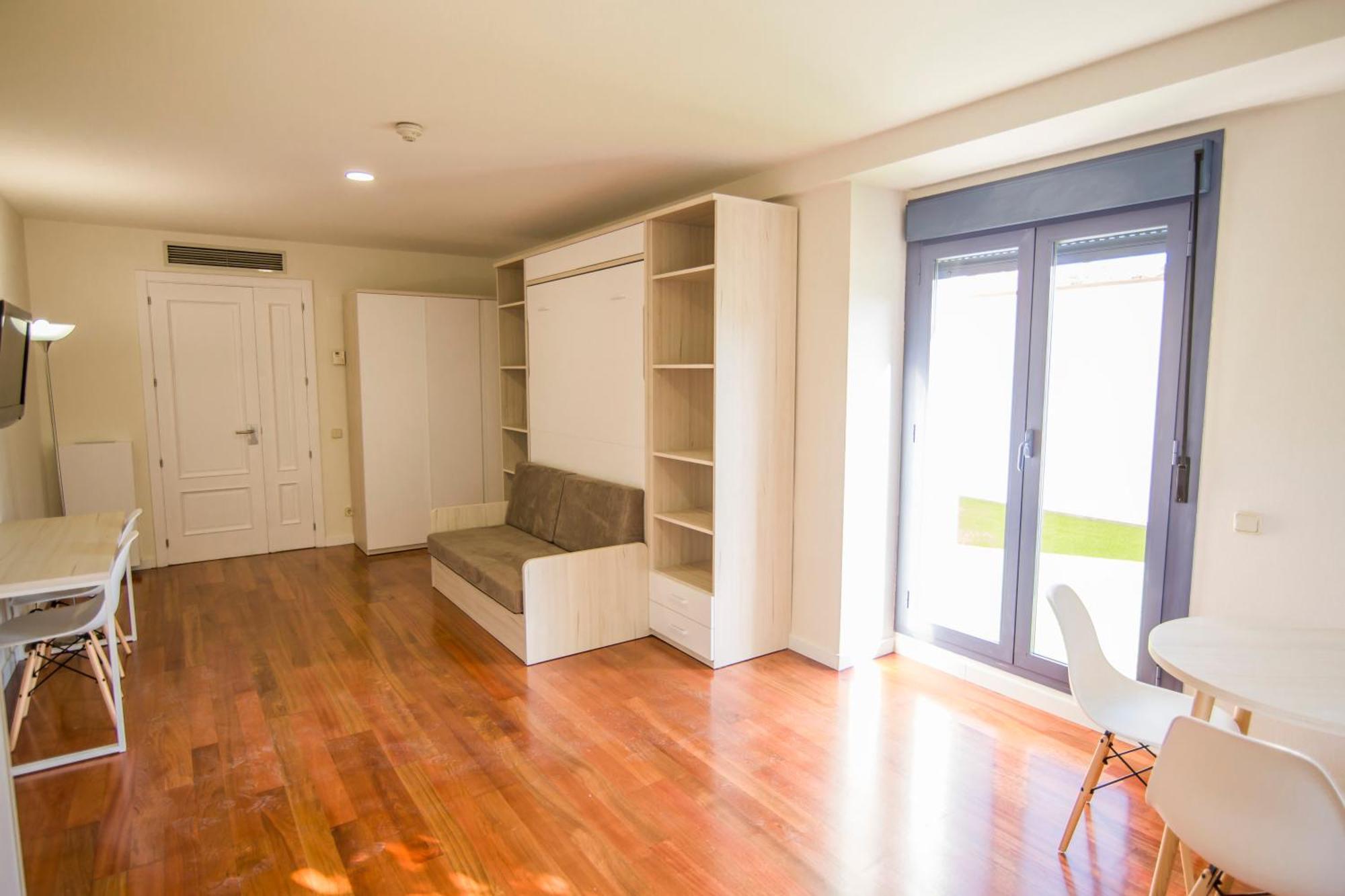 Apartamentos Plaza De Santiago - Estudios Turisticos - 1 Llave Pinto Eksteriør billede