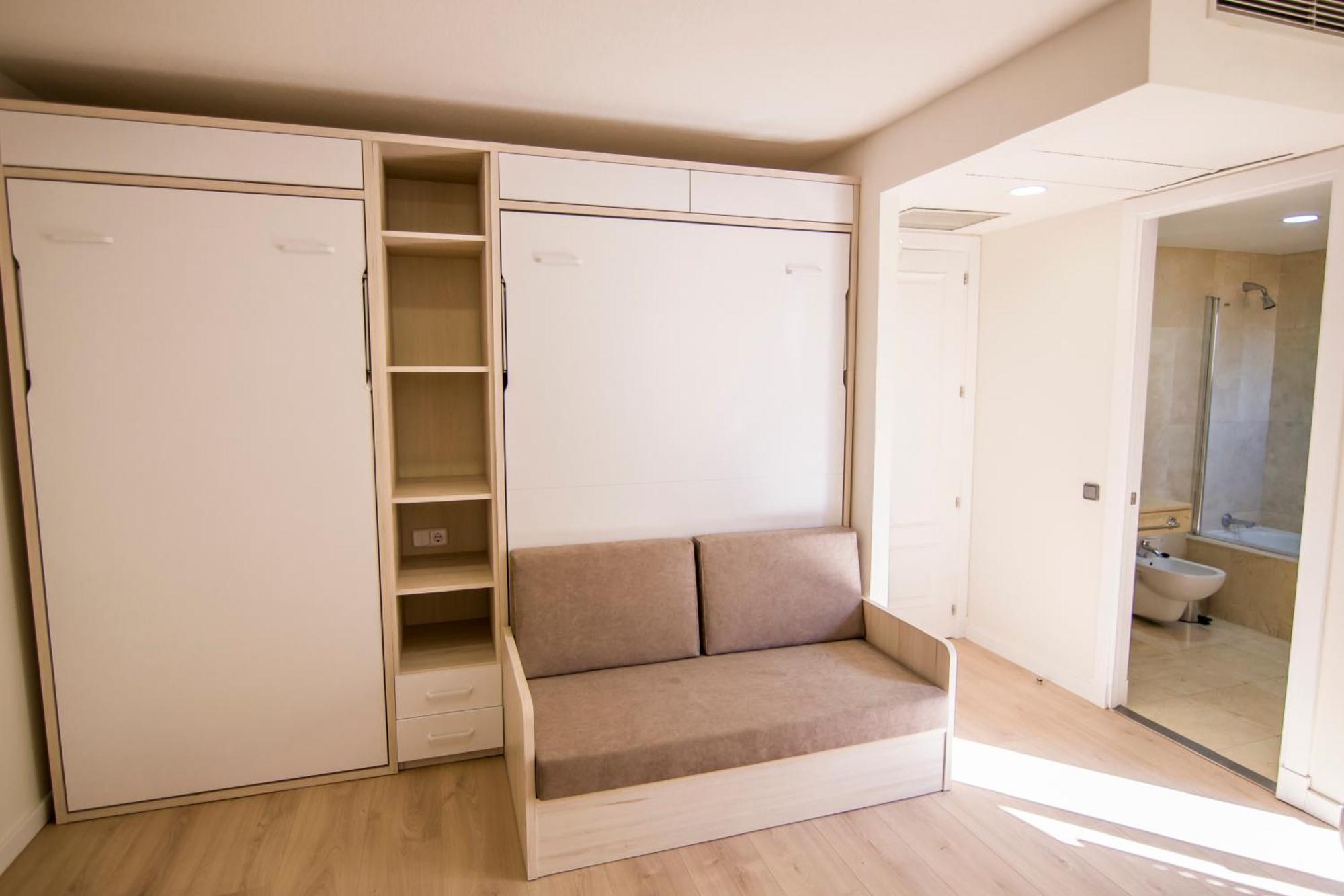 Apartamentos Plaza De Santiago - Estudios Turisticos - 1 Llave Pinto Eksteriør billede