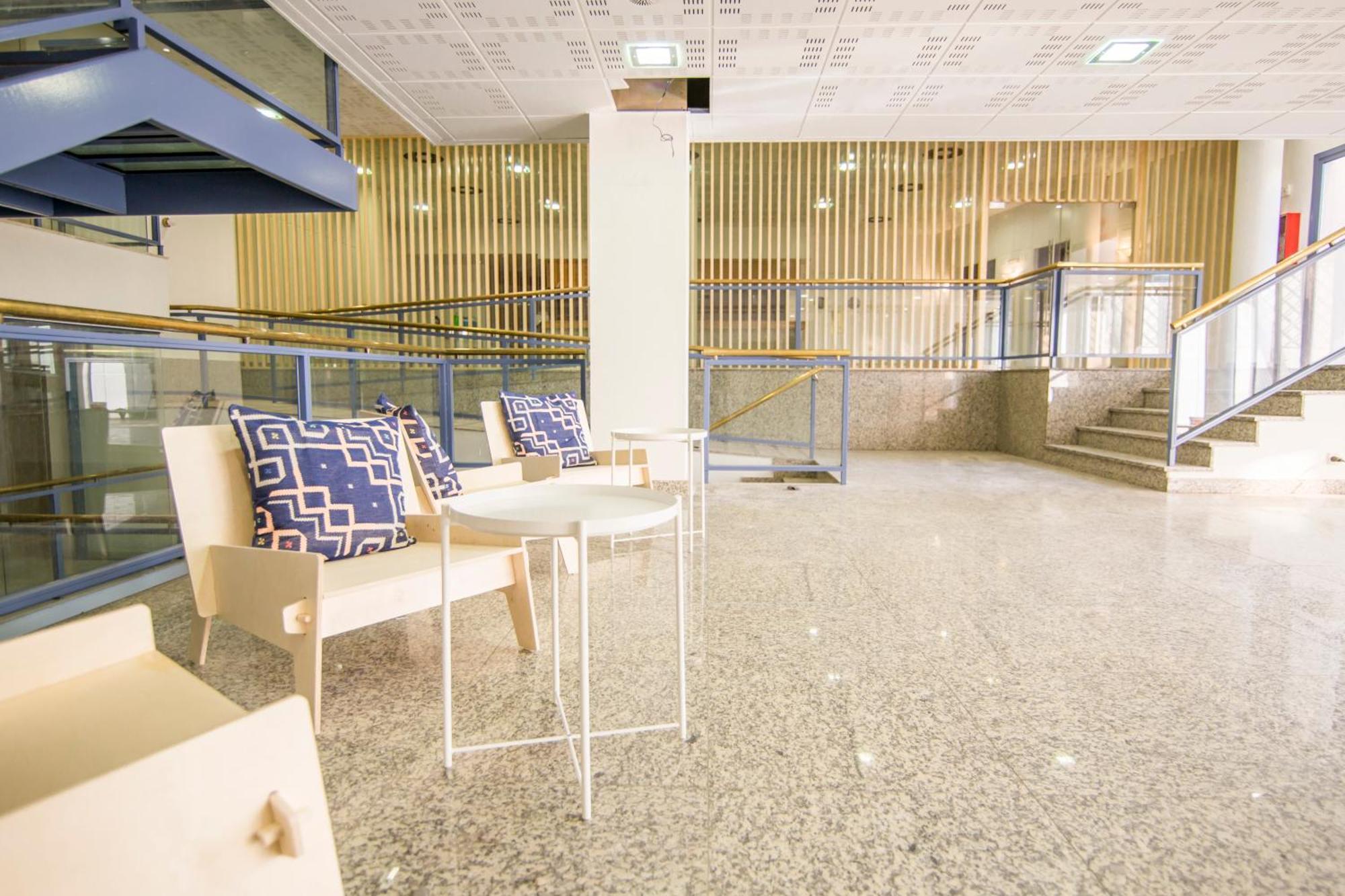 Apartamentos Plaza De Santiago - Estudios Turisticos - 1 Llave Pinto Eksteriør billede