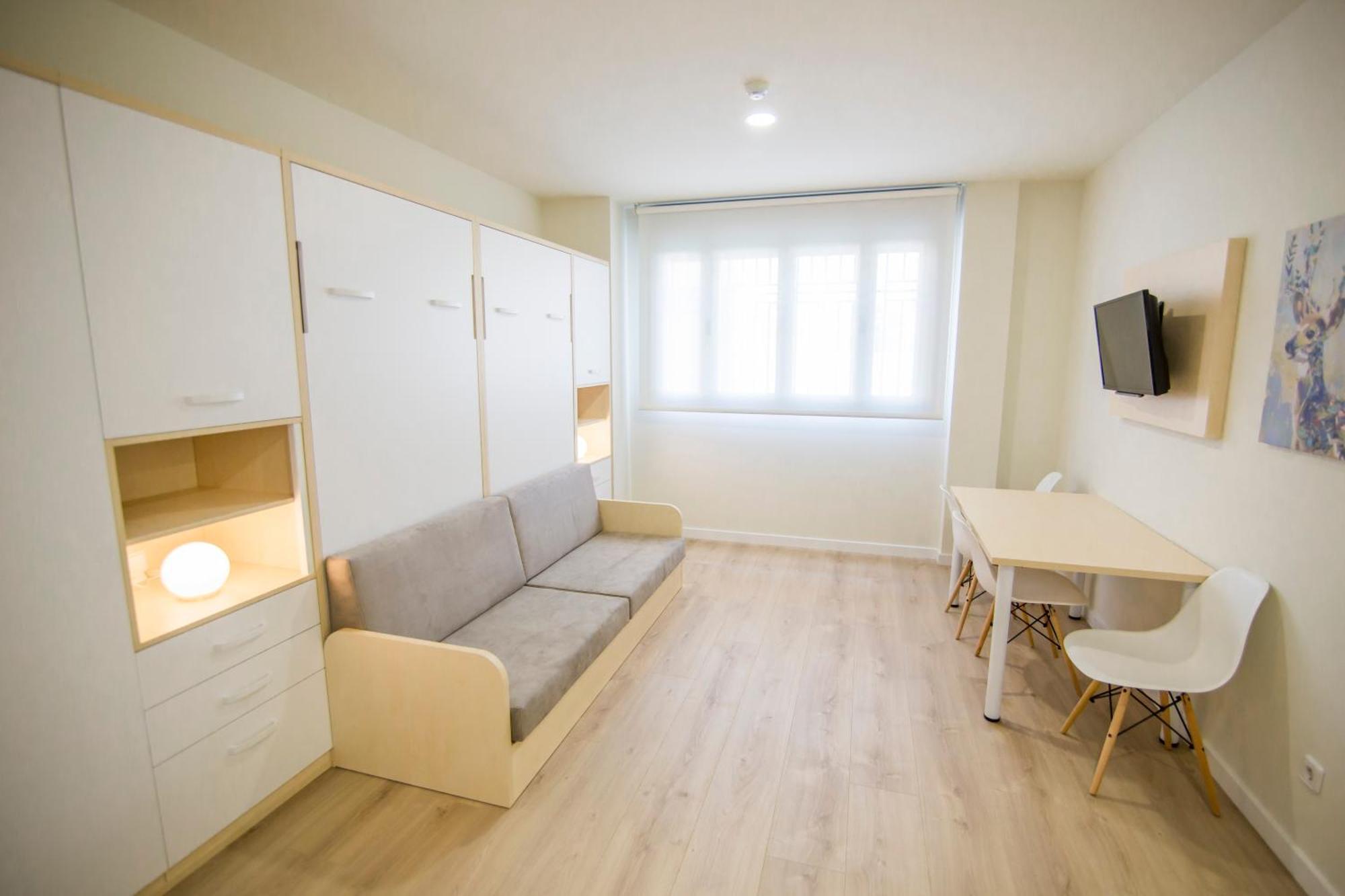 Apartamentos Plaza De Santiago - Estudios Turisticos - 1 Llave Pinto Eksteriør billede