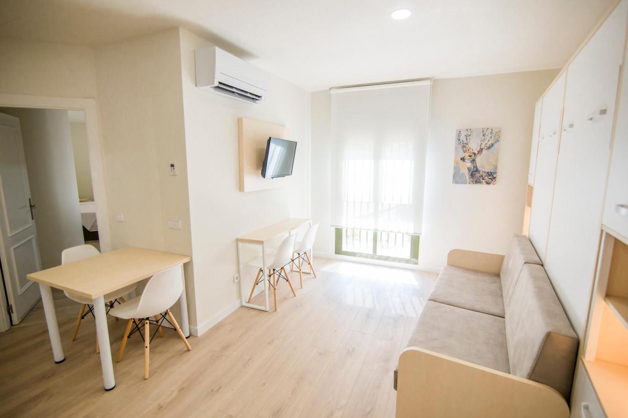 Apartamentos Plaza De Santiago - Estudios Turisticos - 1 Llave Pinto Eksteriør billede