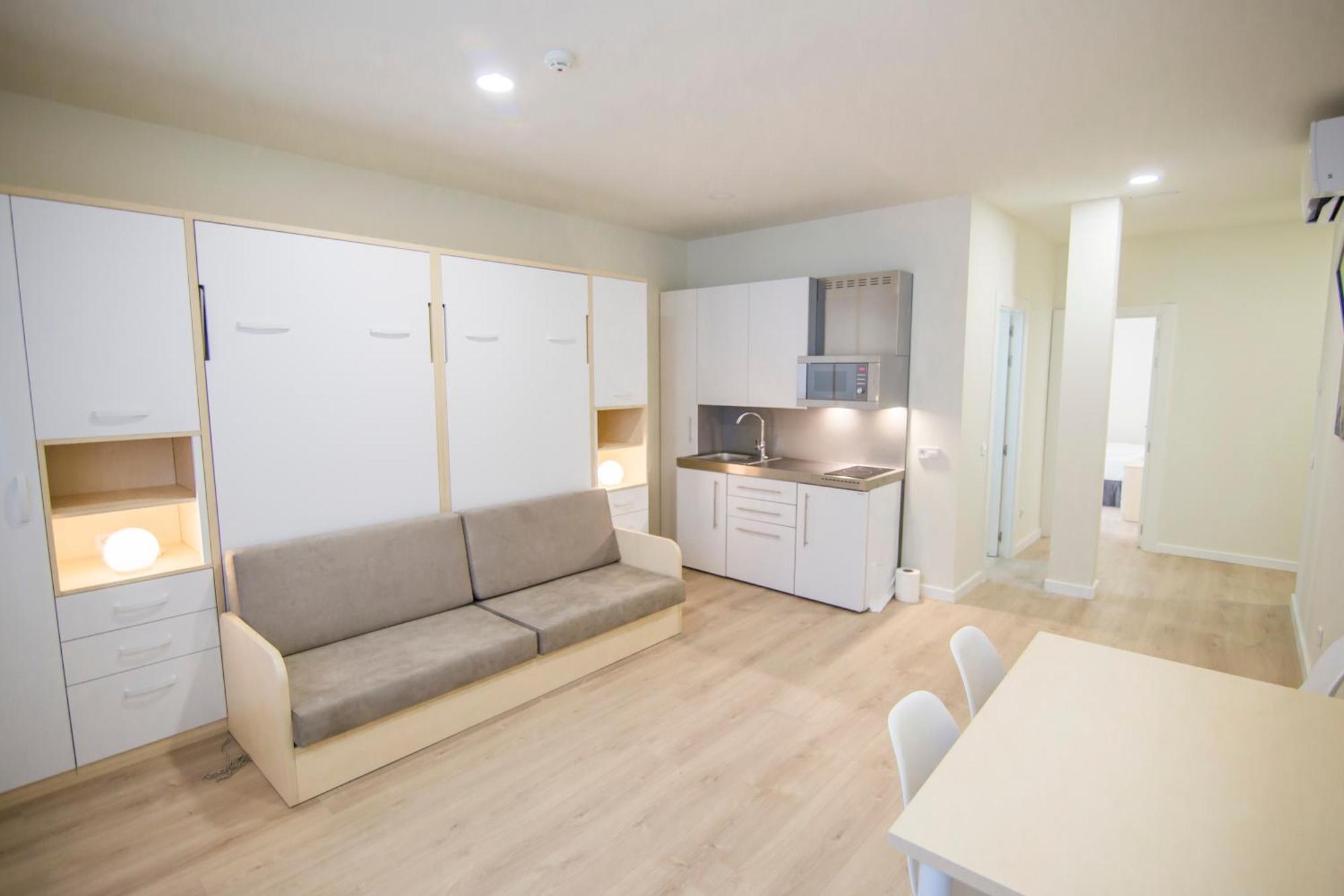 Apartamentos Plaza De Santiago - Estudios Turisticos - 1 Llave Pinto Eksteriør billede