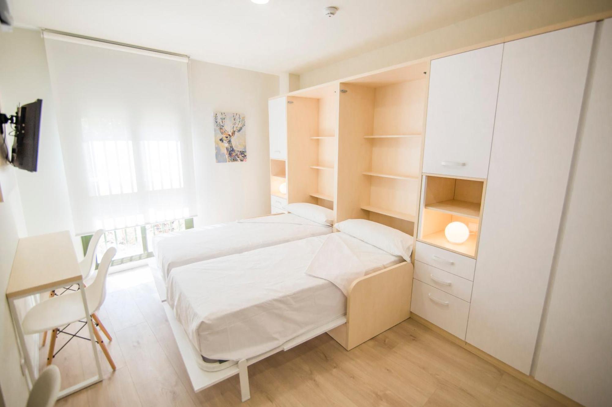 Apartamentos Plaza De Santiago - Estudios Turisticos - 1 Llave Pinto Eksteriør billede