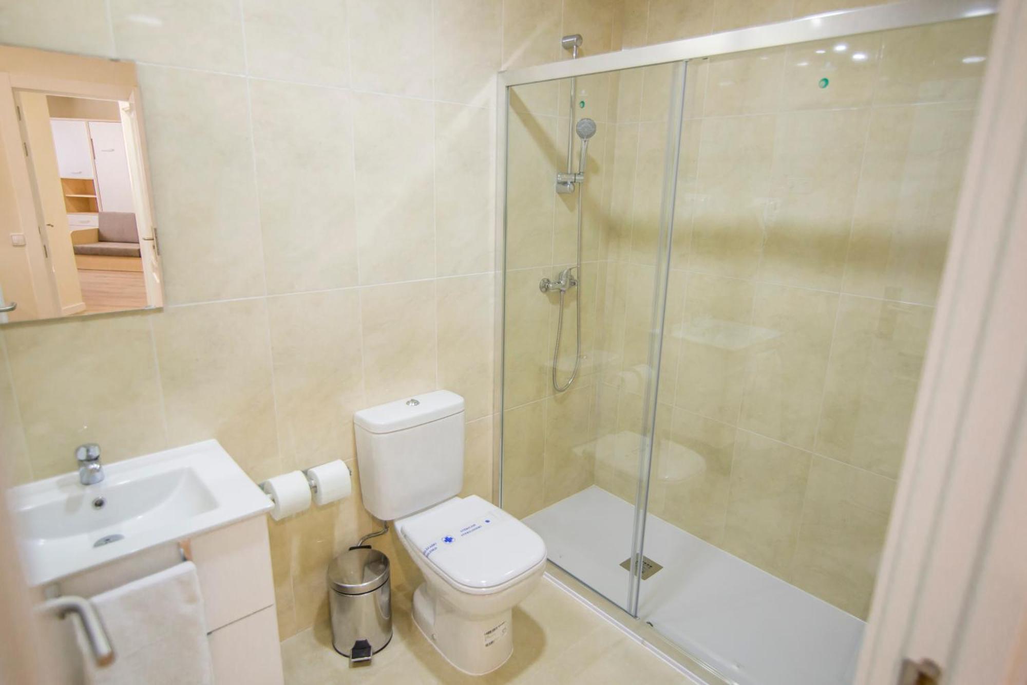 Apartamentos Plaza De Santiago - Estudios Turisticos - 1 Llave Pinto Eksteriør billede