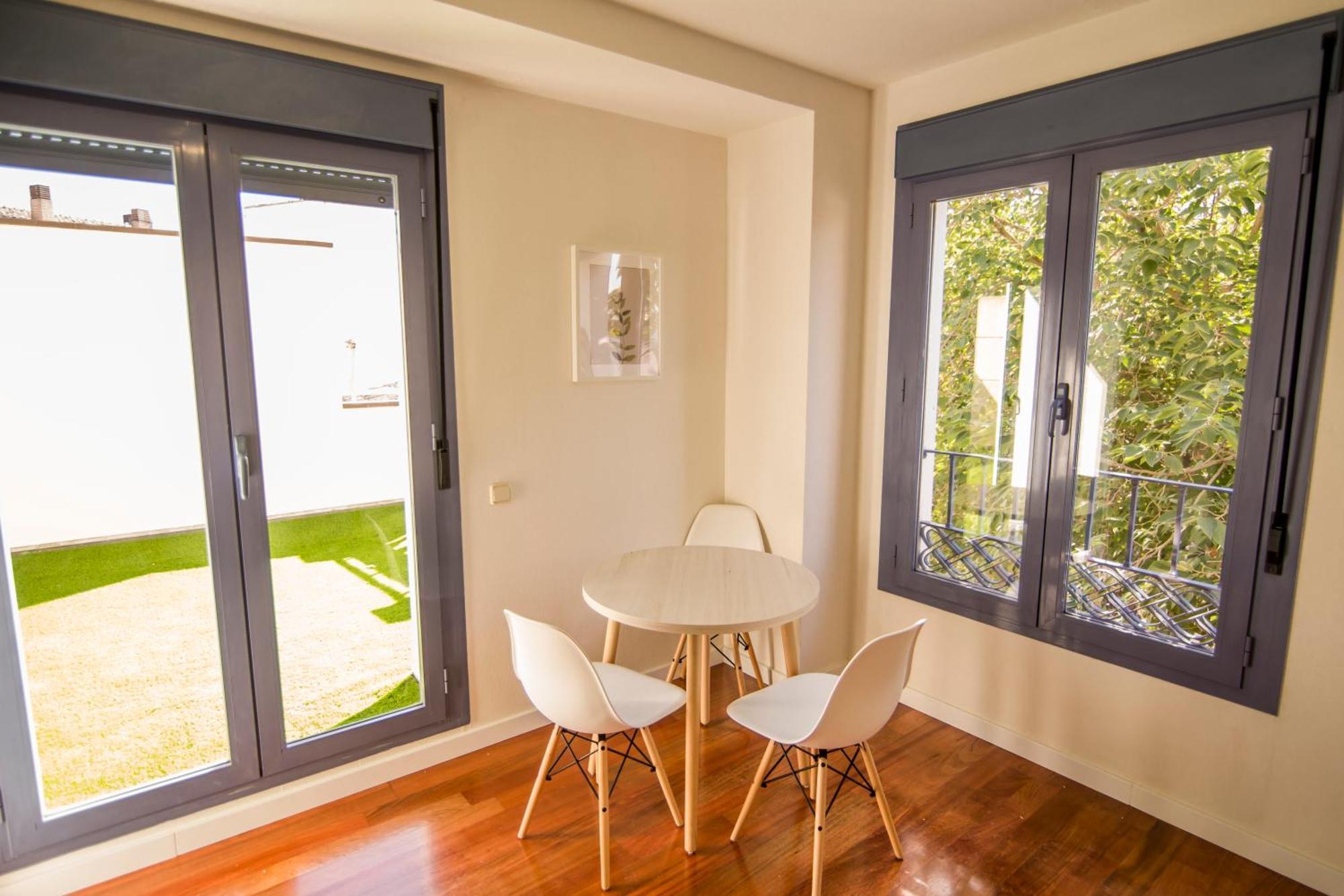 Apartamentos Plaza De Santiago - Estudios Turisticos - 1 Llave Pinto Eksteriør billede
