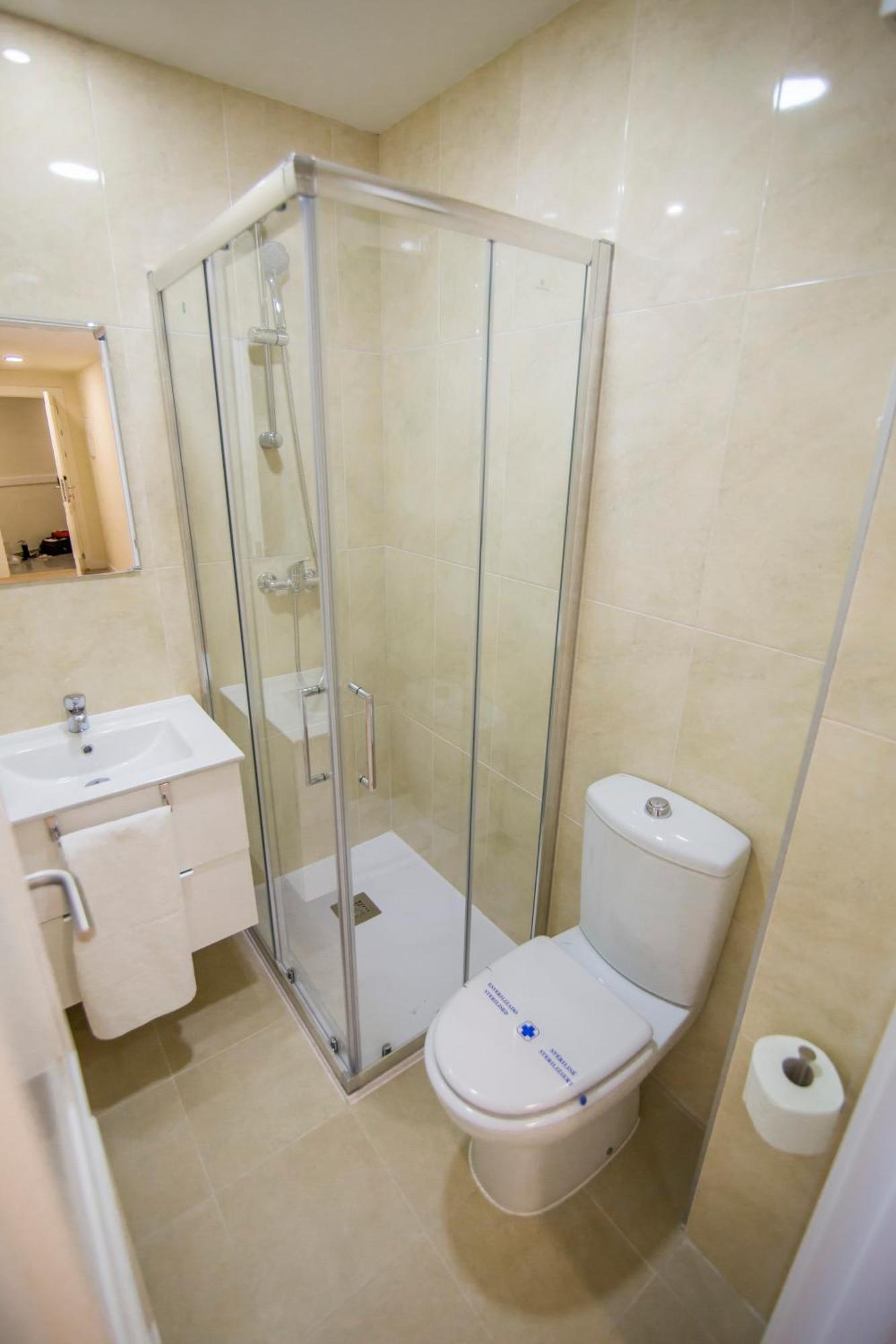 Apartamentos Plaza De Santiago - Estudios Turisticos - 1 Llave Pinto Eksteriør billede