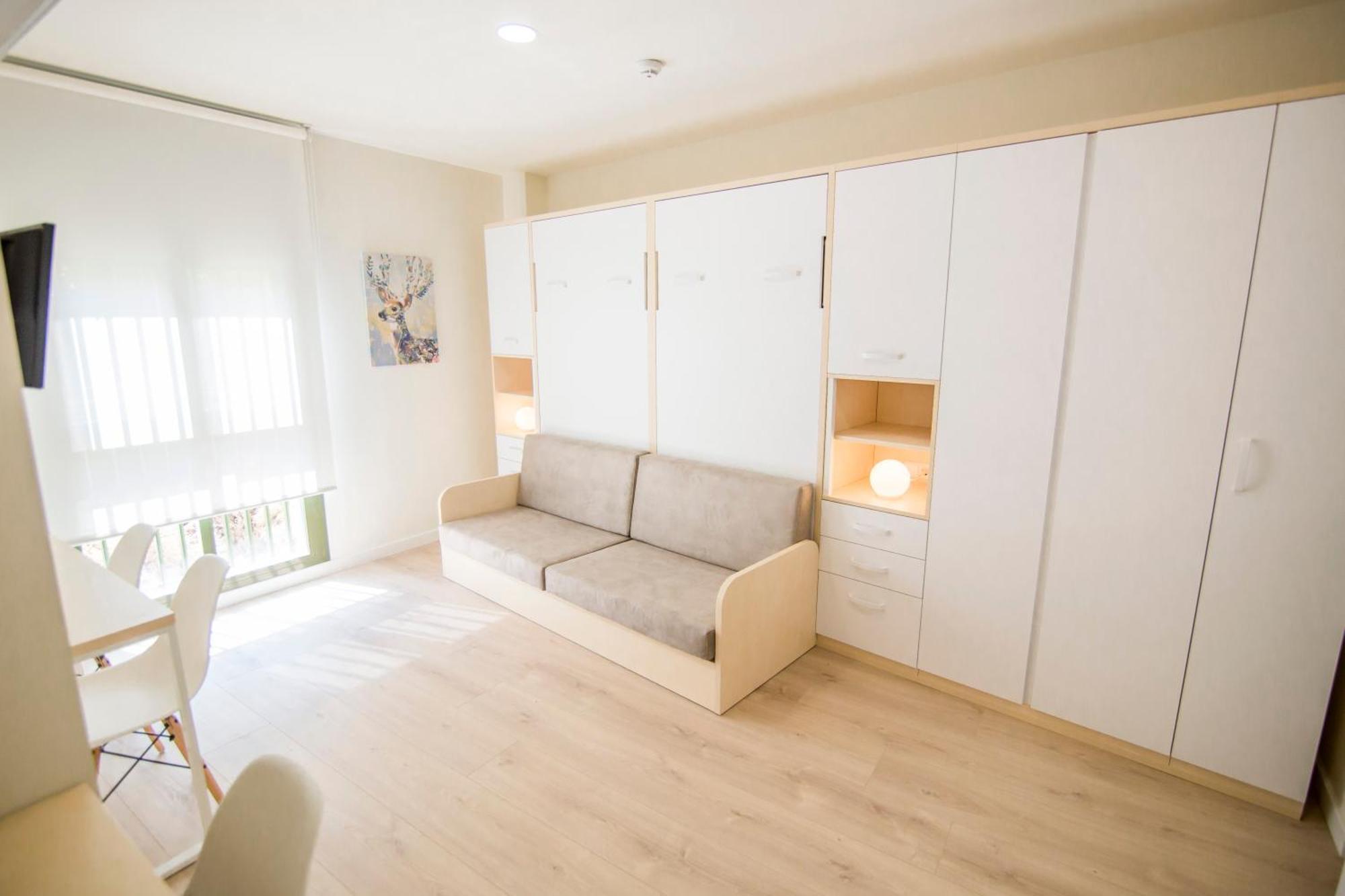 Apartamentos Plaza De Santiago - Estudios Turisticos - 1 Llave Pinto Eksteriør billede