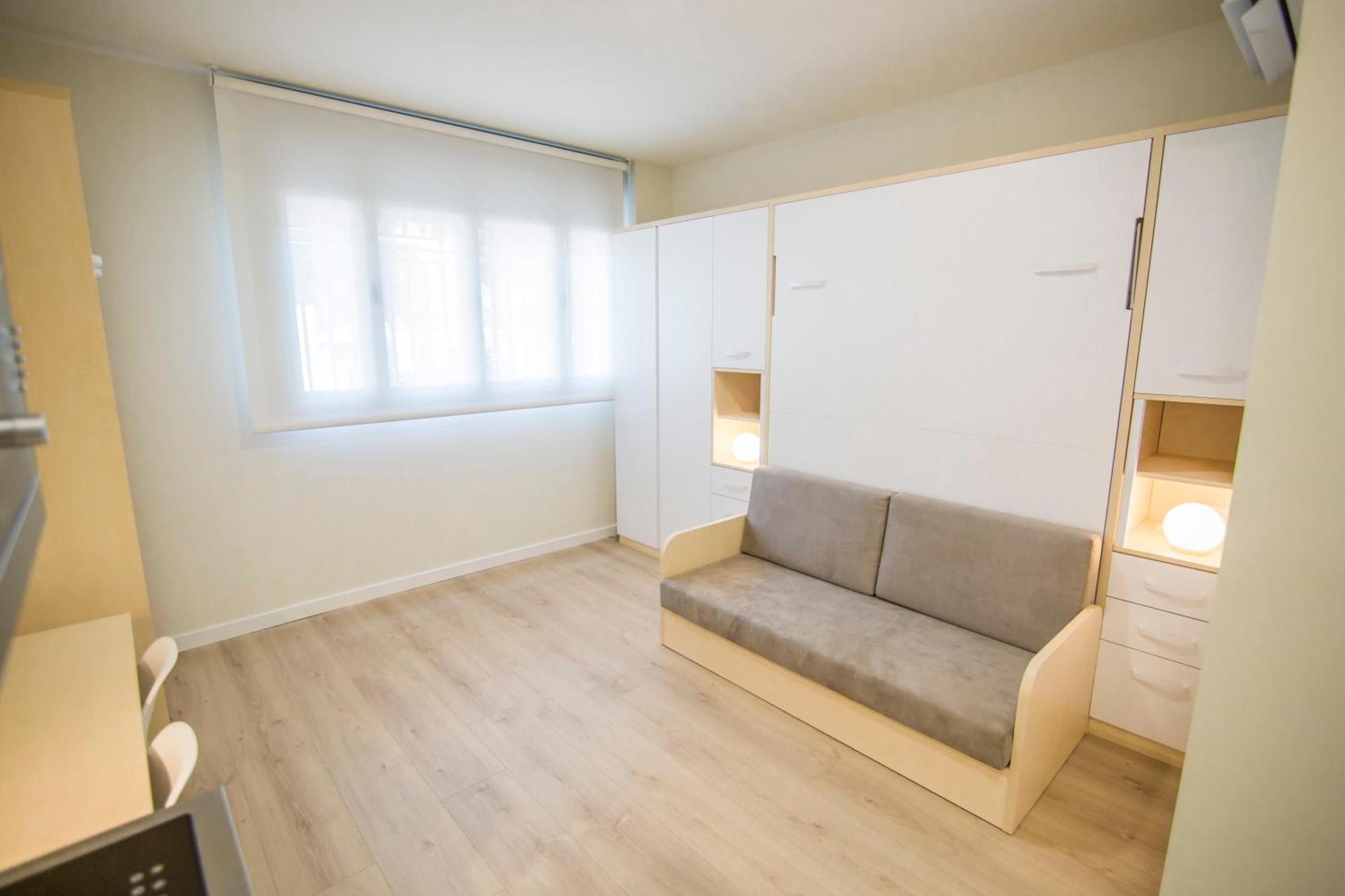 Apartamentos Plaza De Santiago - Estudios Turisticos - 1 Llave Pinto Eksteriør billede