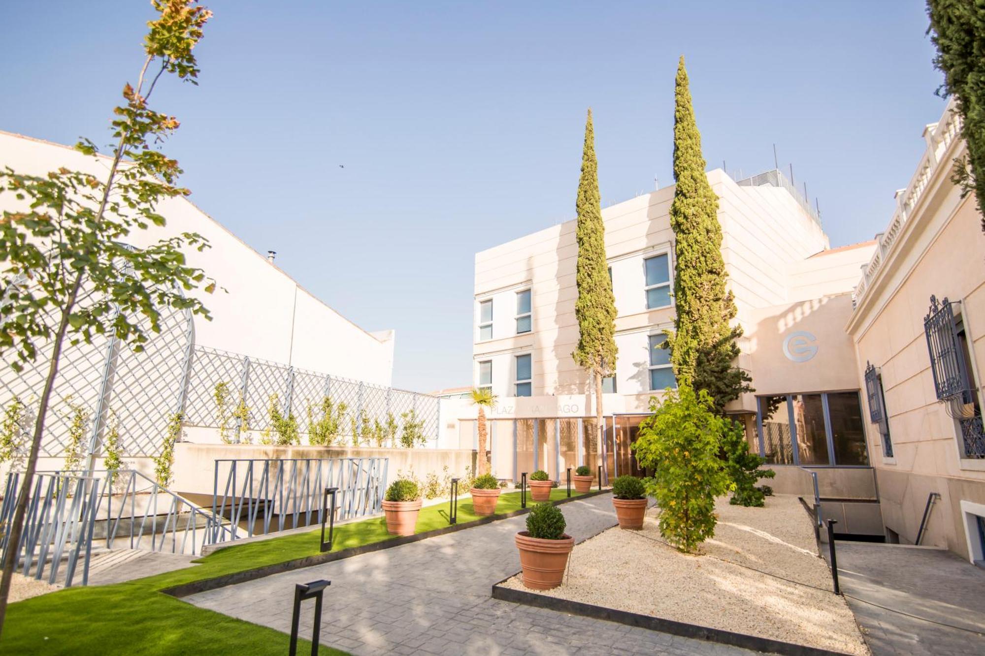 Apartamentos Plaza De Santiago - Estudios Turisticos - 1 Llave Pinto Eksteriør billede