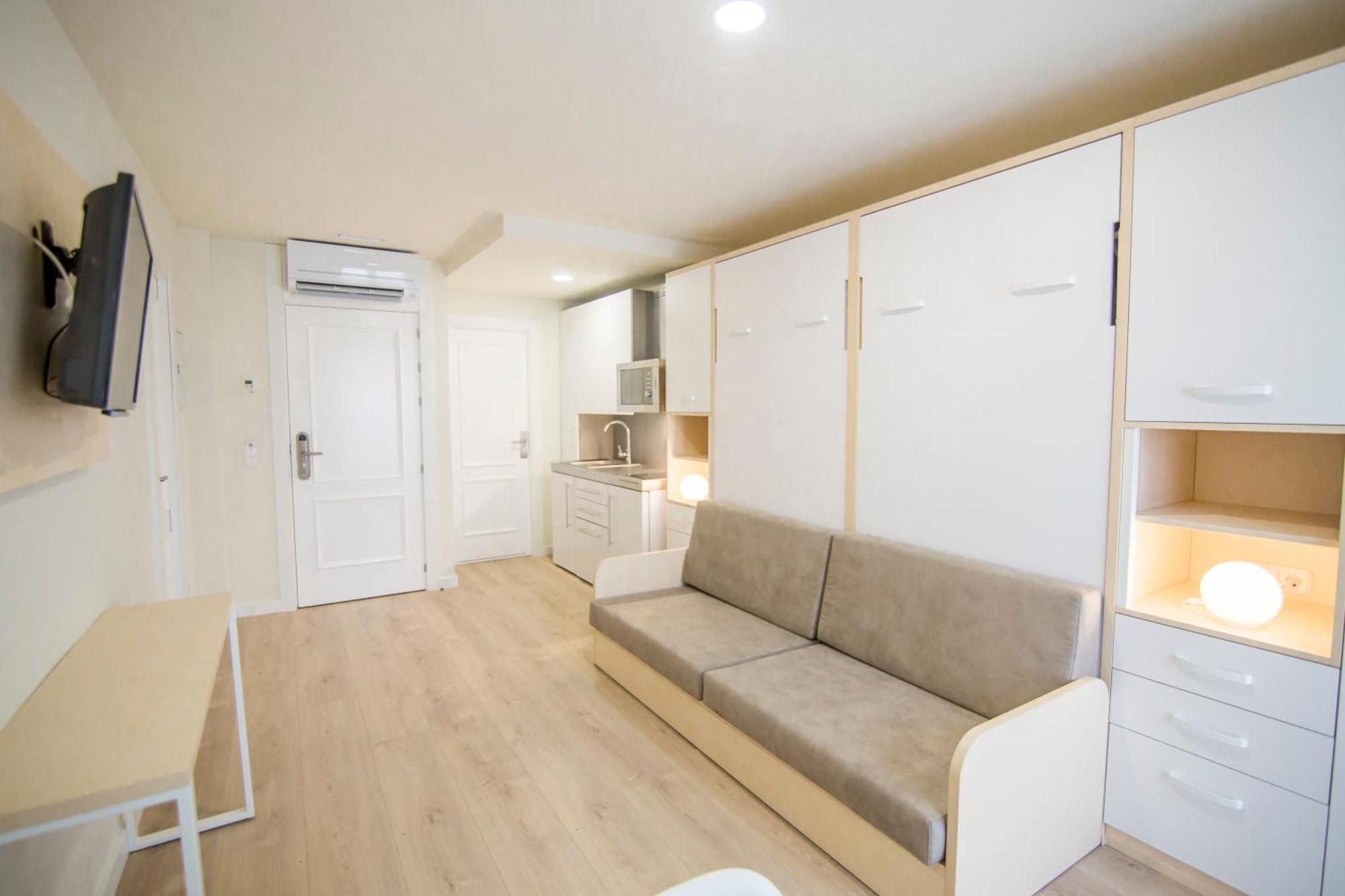 Apartamentos Plaza De Santiago - Estudios Turisticos - 1 Llave Pinto Eksteriør billede