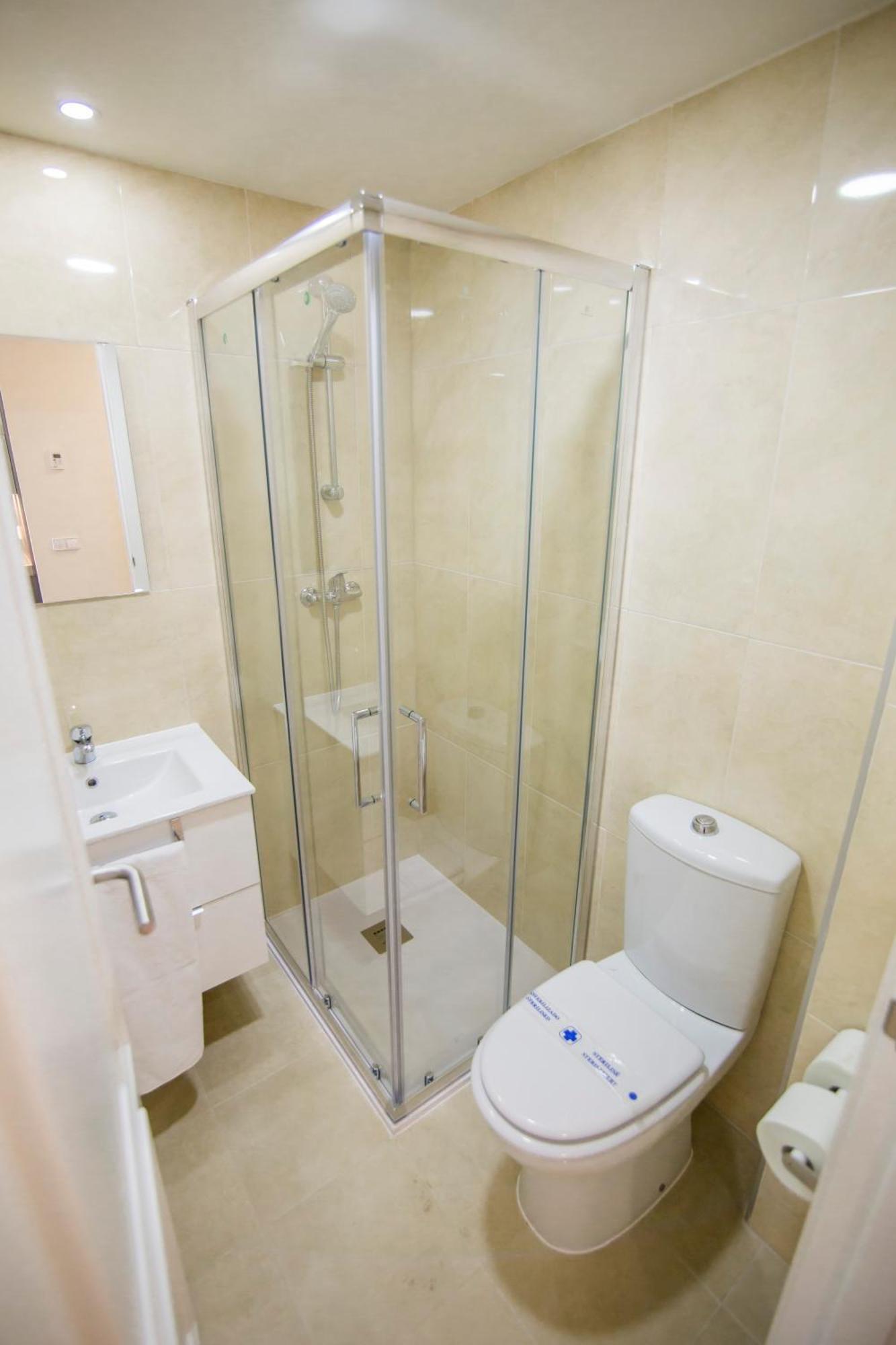 Apartamentos Plaza De Santiago - Estudios Turisticos - 1 Llave Pinto Eksteriør billede