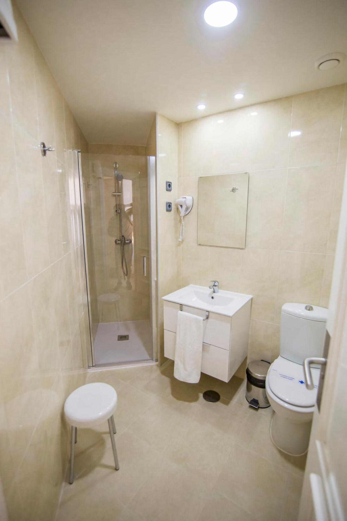 Apartamentos Plaza De Santiago - Estudios Turisticos - 1 Llave Pinto Eksteriør billede