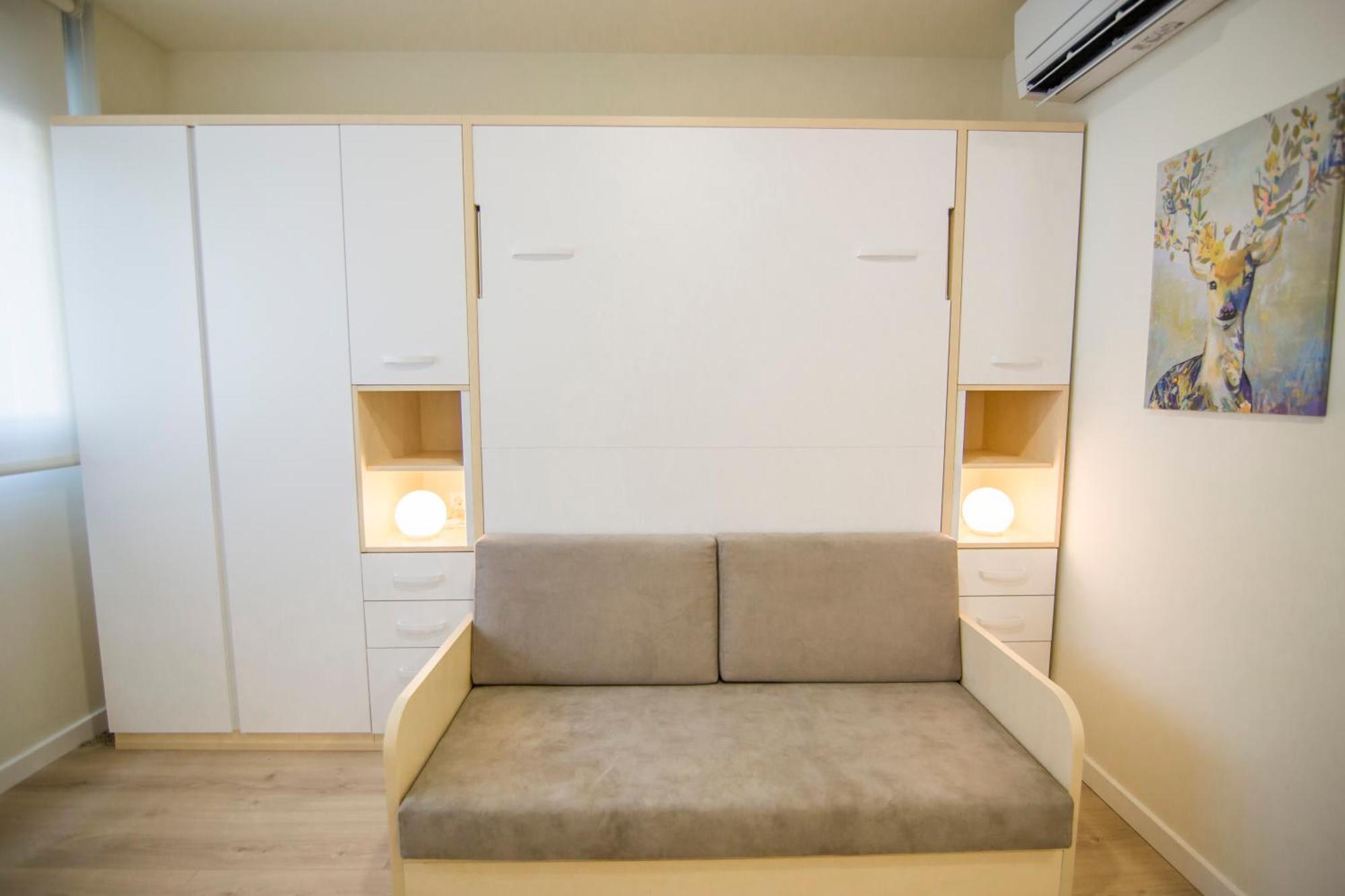 Apartamentos Plaza De Santiago - Estudios Turisticos - 1 Llave Pinto Eksteriør billede